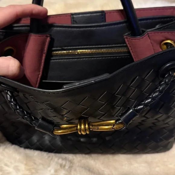 Black Woven Handbag - Picture 3 of 6